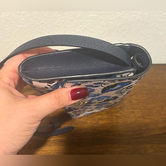 Kate Spade Floral Crossbody Bag in Blue and Black - Picture 6 of 9